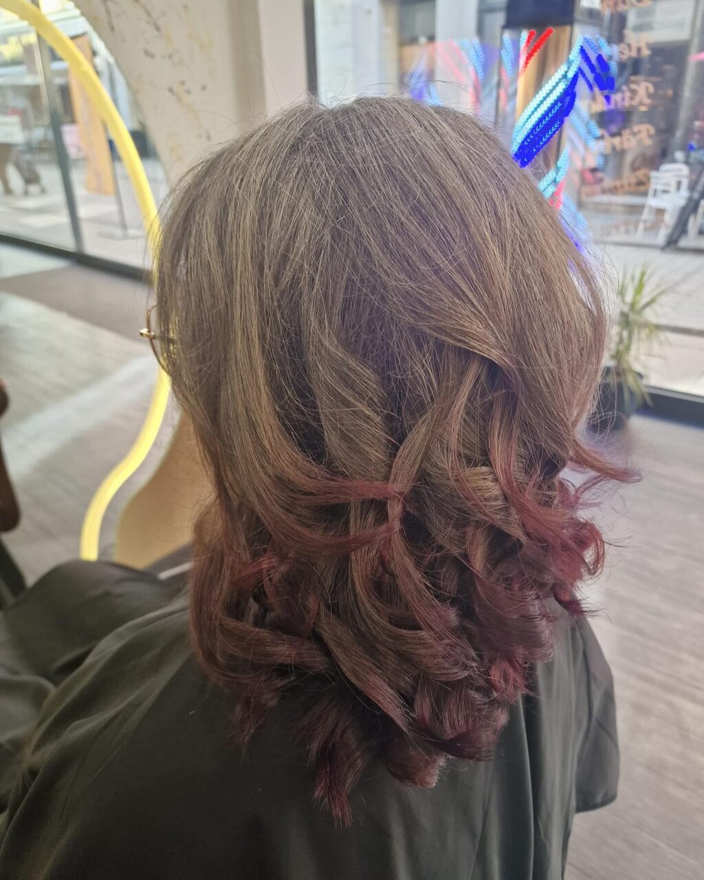 Instagram post from sherostyle2_friseur. This post is in position 0.